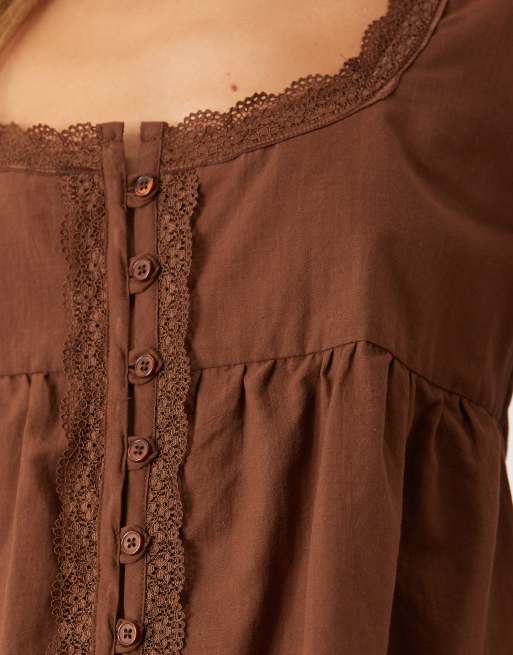 Blusa marrón chocolate de estilo babydoll con ribete de encaje de ASOS DESIGN, 4 de 4