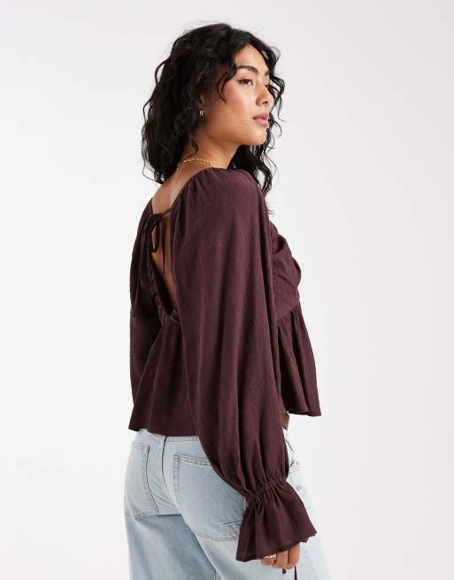 Blusa marrón moca de manga larga con cuello de pico de tejido efecto rugoso de ASOS DESIGN, 3 de 4