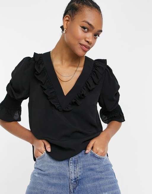 Blusa negra de cuello de detalles de volantes de French | ASOS