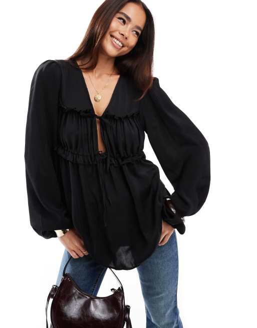 Blusa negra fruncida con detalle de lazada delantera de ASOS DESIGN