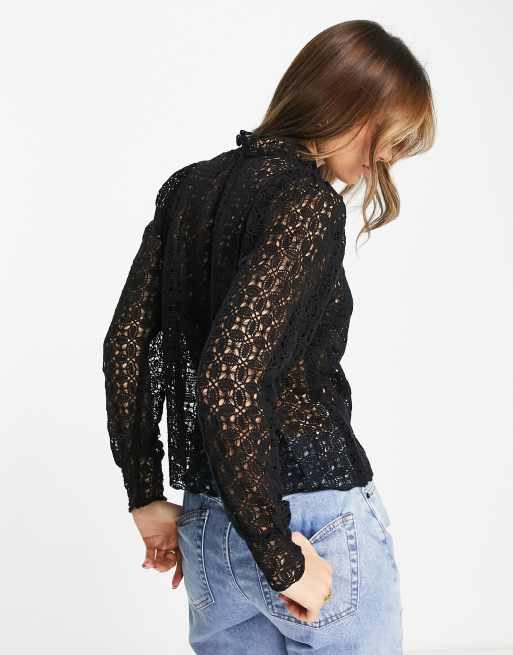 Blusa negra best sale cuello alto