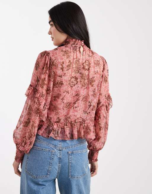 Blusa rosa con estampado floral y volante de New Look, 4 de 4