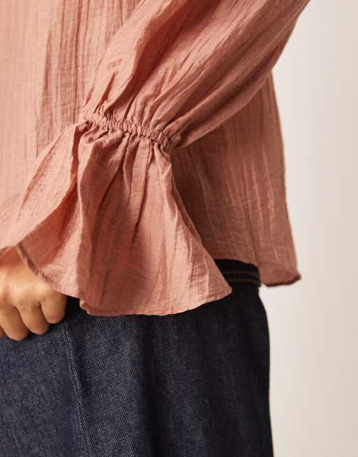Blusa rosa rubor de estilo bohemio con volantes de tejido transparente de Glamorous, 4 de 4
