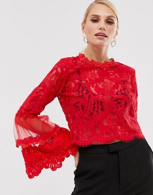 Bluse med vide ærmer og blonder fra AX Paris-Rød
