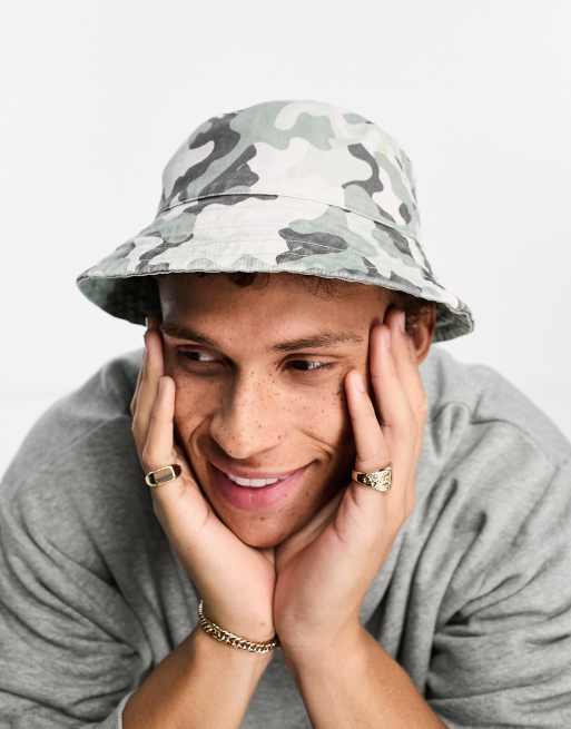 https://images.asos-media.com/products/boardmans-bucket-hat-in-camo/204196058-1-camo?$n_640w$&wid=513&fit=constrain