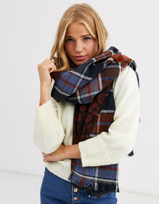 Boardmans Double Sided Check & Leopard Woven Scarf