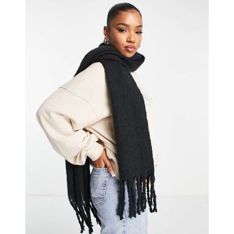 Black store fluffy scarf