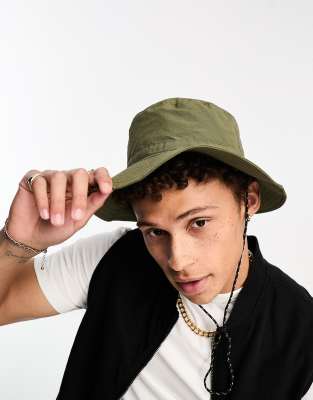 Boardmans toggle bucket hat in khaki