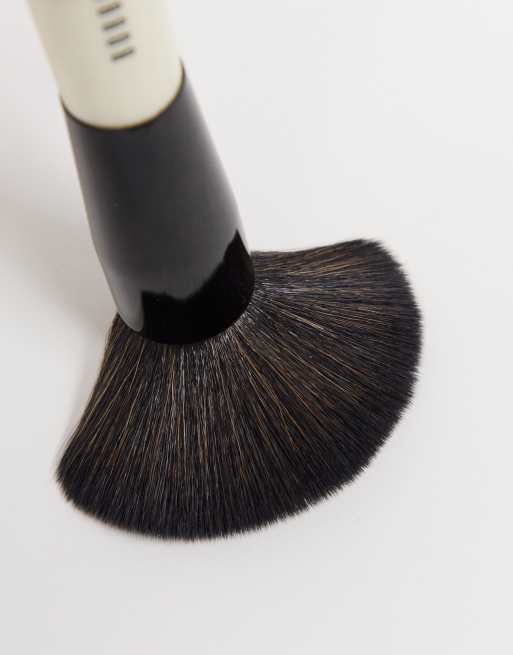 Bobbi Brown - Bronzerborsteltje, 3 van 4