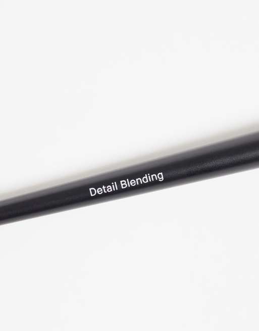 Bobbi Brown Detail Blending Brush, 3 of 3