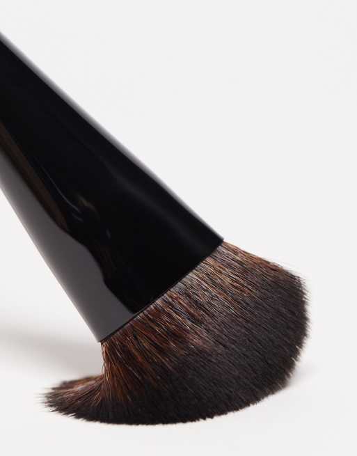 Soft Focus Foundation Brush | ボビイ ブラウン Bobbi Brown