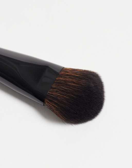 Bobbi Brown – Soft Focus – Foundationborste, 2 av 3