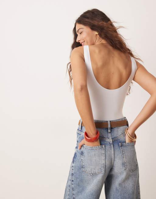 Body blanco sin mangas con cuello barco y espalda baja de Abercrombie & Fitch, 4 de 4