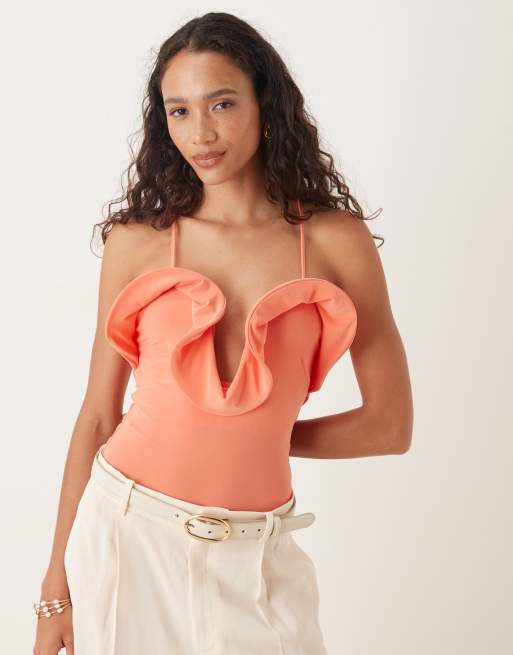 Body color coral con cuello halter escotado y detalle de volante de ASOS DESIGN