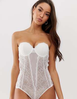 Body de novia sin tirantes ni espalda de Fashion Forms | ASOS