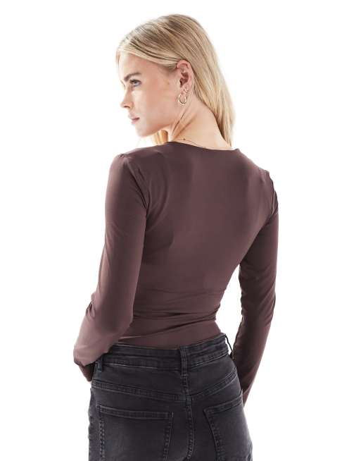 Body marrón de manga larga con escote cuadrado de New Look Petite, 2 de 4