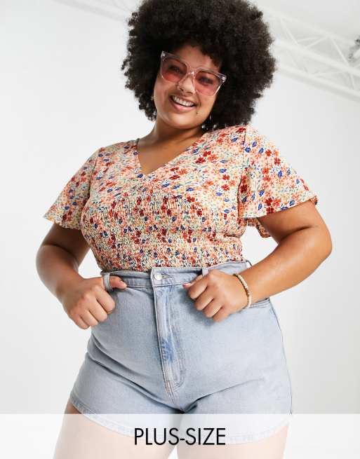 Body multicolor fruncido con estampado floral y mangas acampanadas de In The Style Plus x Jac Jossa (parte de un conjunto)