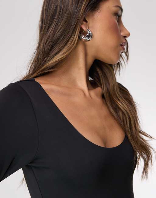 Body negro moldeador de manga larga con cuello ancho de Good American, 3 de 4