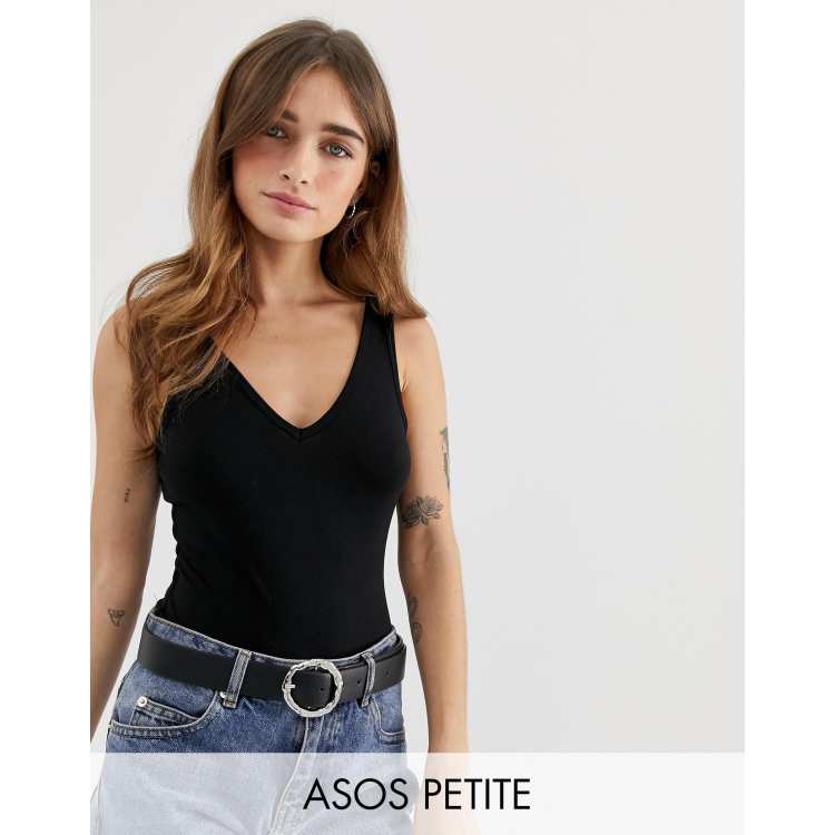 Body sin mangas negro con cuello en V de ASOS DESIGN Petite