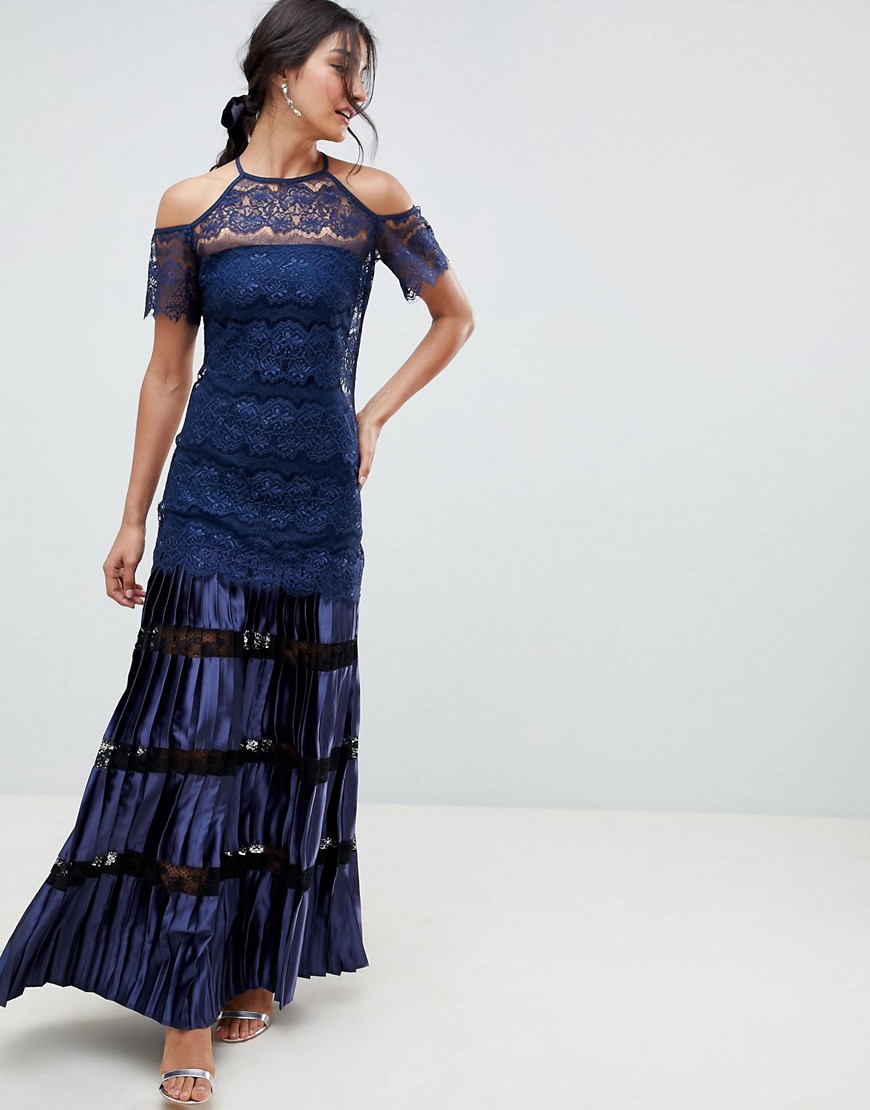 Bodyfrock – Baraxlad maxiklänning i spets med plisserad kjol-Marinblå