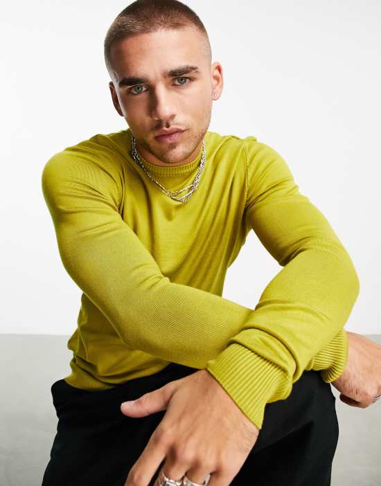 https://images.asos-media.com/products/bolongaro-trevor-crew-neck-sweater/201686503-1-nutmeg?$n_550w$&wid=550&fit=constrain