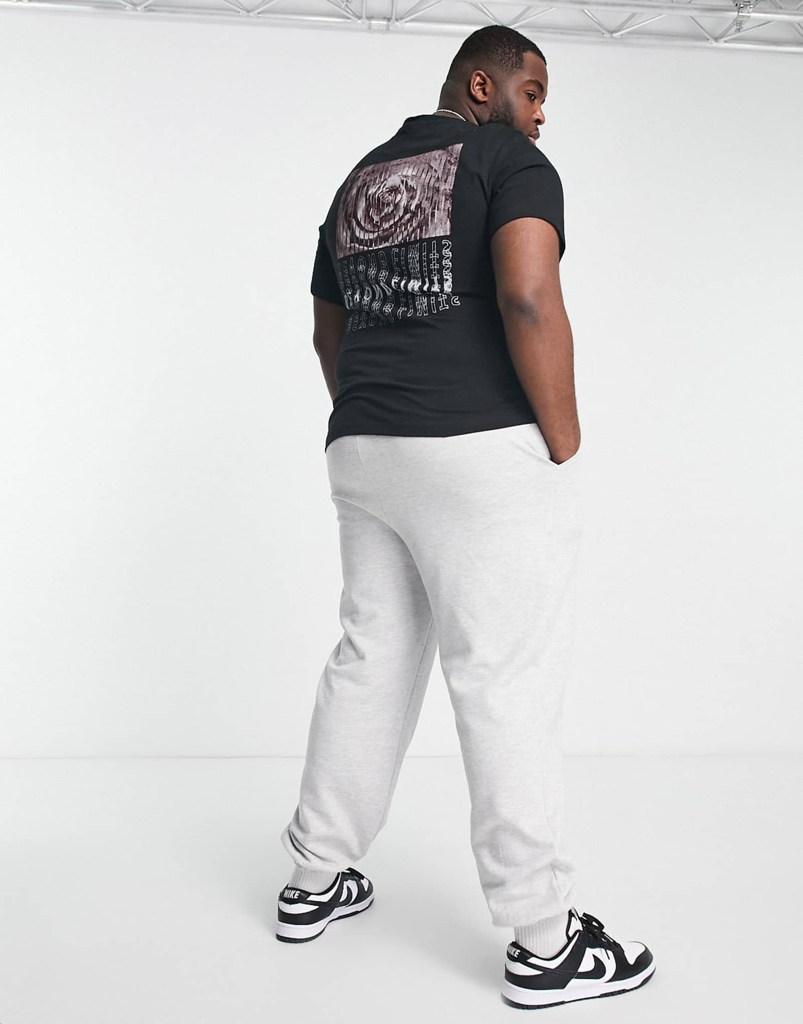 Футболка Bolongaro Trevor PLUS beyond limits с принтом розы черного цвета