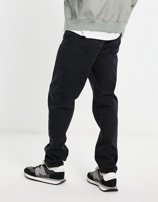 https://images.asos-media.com/products/bolongaro-trevor-relaxed-fit-jeans-in-black/202542148-2?$n_550w$&wid=550&fit=constrain