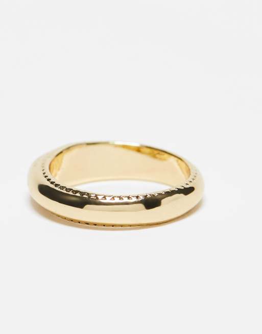 Bolongaro Trevor ridge signet ring in gold | ASOS