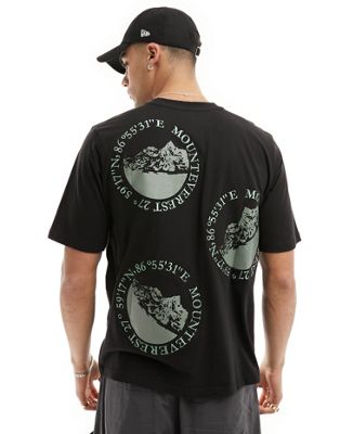 short sleeve T-shirt in black with embroidered green print