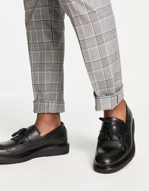 Bolongaro Trevor – Svarta loafers med tofsar