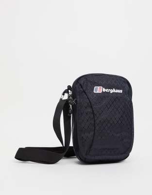 фото Большая сумка черного цвета berghaus organiser-черный цвет