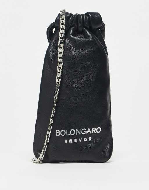 Bolsita negra con cadena para colgar del cuello de Bolongaro Trevor