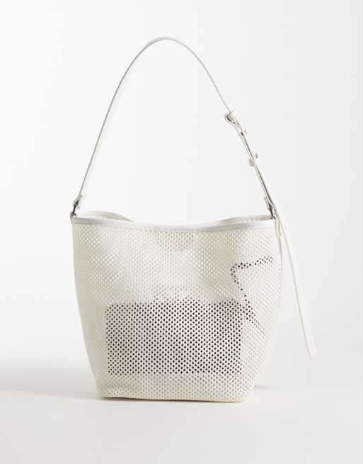 Bolso bombonera blanco de malla con monedero y logo de emblema de Calvin Klein Jeans, 4 de 4