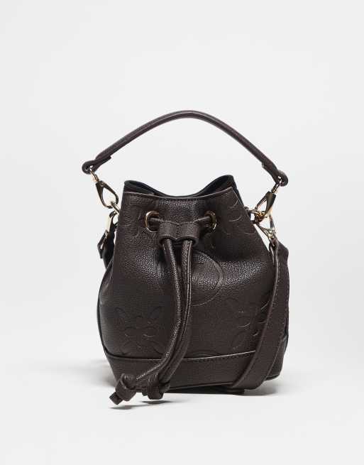 Bolso bombonera marrón oscuro con acabado en relieve Sambe Re de Valentino 