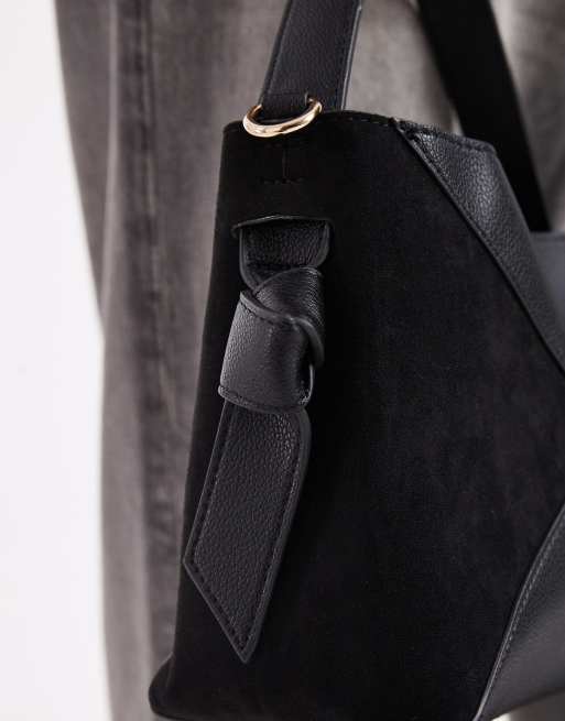 Bolso bombonera negro con diseño de paneles de antelina de New Look, 4 de 4