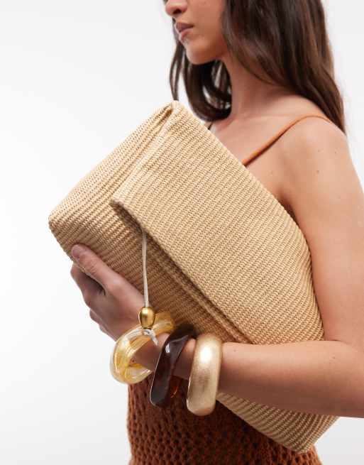 Bolso clutch beis alargado de paja con detalle de esfera de ASOS DESIGN, 4 de 4