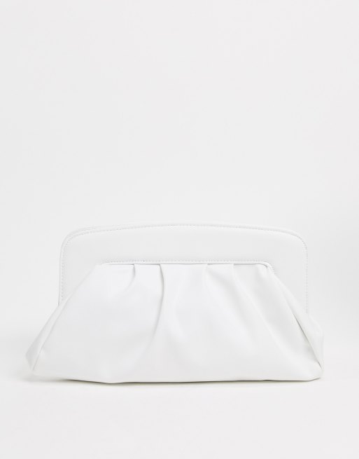 Bolso clutch blanco con dise o acolchado de ASOS DESIGN ASOS