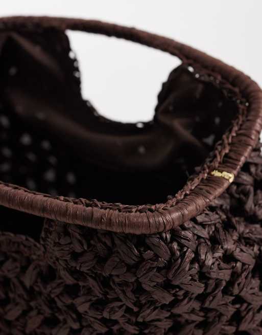 Bolso clutch marrón chocolate con marco de paja de croché de ASOS DESIGN, 3 de 4