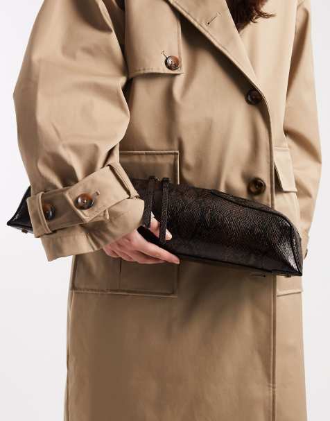 Bolso clutch marrón chocolate estilo estuche con estampado de serpiente y acabado texturizado de ASOS DESIGN - view 1