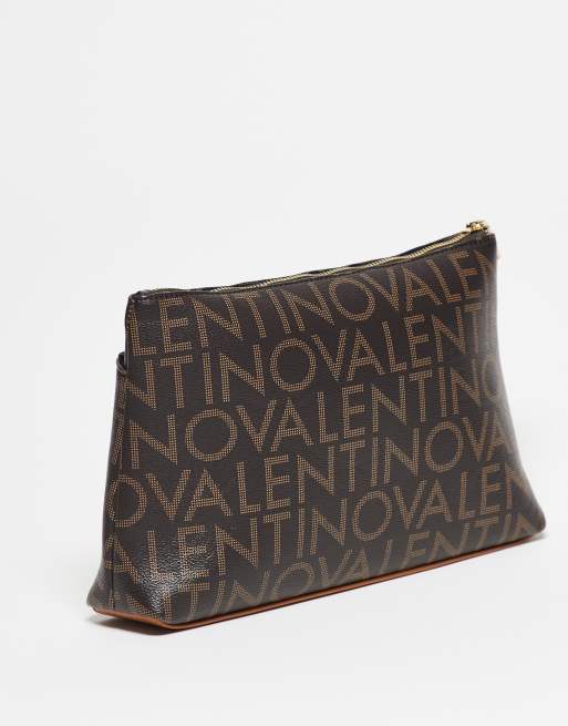 Bolso clutch marrón con monograma Regina Re de Valentino, 3 de 3