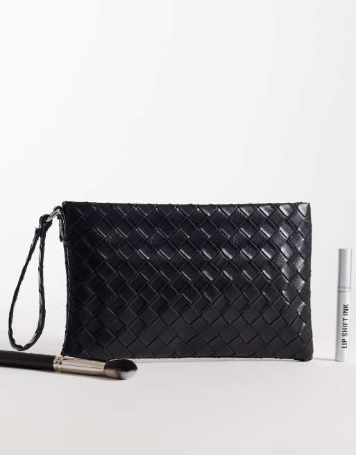 Bolso clutch negro plano con diseño entretejido de My Accessories, 2 de 4