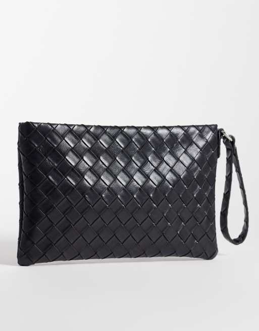 Bolso clutch negro plano con diseño entretejido de My Accessories, 3 de 4