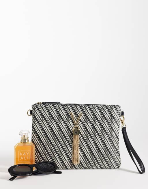 Bolso clutch veraniego a rayas monocromáticas Divina de Valentino, 2 de 4