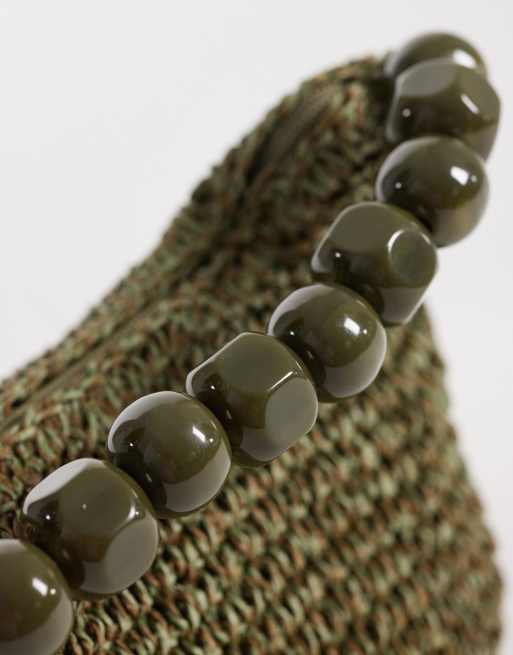 Bolso clutch verde oliva de paja con asa de bolas de resina de ASOS DESIGN, 3 de 4