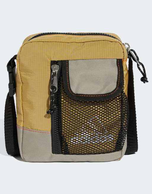 Bolso color avena y piedra plateada Small Item de adidas Originals