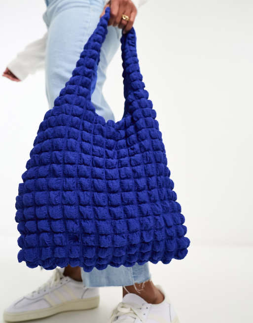Bolso de hombro azul cobalto de tejido texturizado acolchado de Glamorous
