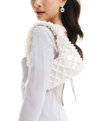 Bolso de hombro blanco con diseño adornado de True Decadence