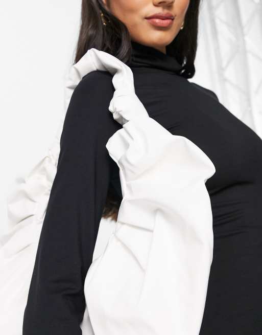 Bolso de hombro blanco con diseño fruncido estilo croissant de Ego