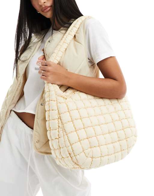Bolso de hombro color crema acolchado extragrande de nailon de Glamorous