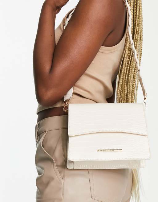 Bolso de hombro color crema efecto piel de cocodrilo con asa retorcida de French Connection